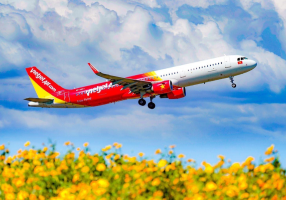 Vietjet Air sử dụng Google Analytics 4 để tăng lượng đơn hàng trên cả web & app thông qua công nghệ học máy được tích hợp sẵn.